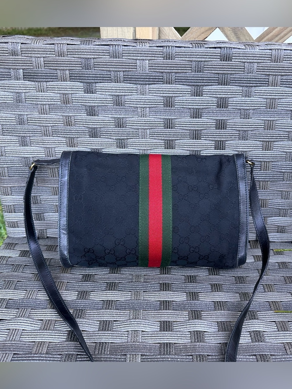 🖤 Vintage Gucci GG Canvas Web Crossbody or Clutch - Picture 3 of 14